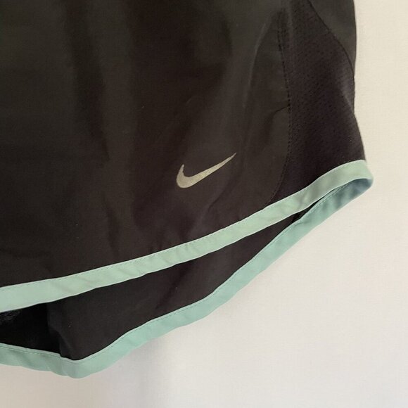Nike shorts women's size XS black and green athletic pants casual lightweight - Picture 2 of 5